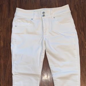 Artist Crop American Eagle Jeans